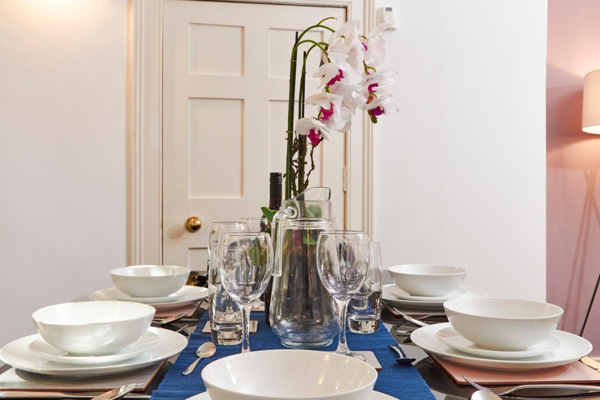 Beautiful 2Bedroom 4 Actual Beds House With Wifi By Purestay บาธ ภายนอก รูปภาพ