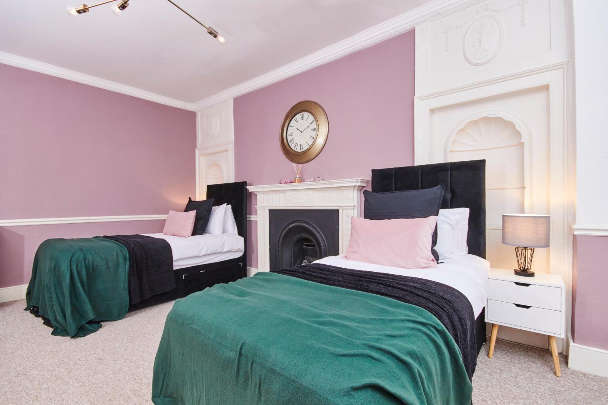 Beautiful 2Bedroom 4 Actual Beds House With Wifi By Purestay บาธ ภายนอก รูปภาพ
